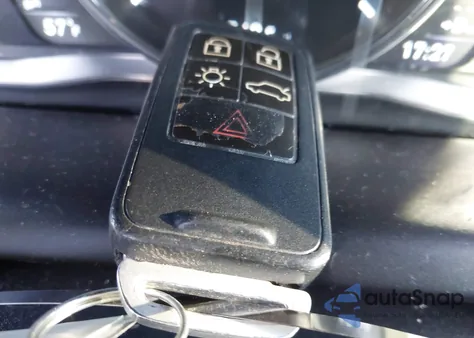 2017 Volvo Xc60 T6 Dynamic from USA, damaged, VIN YV449MRR8H2000633